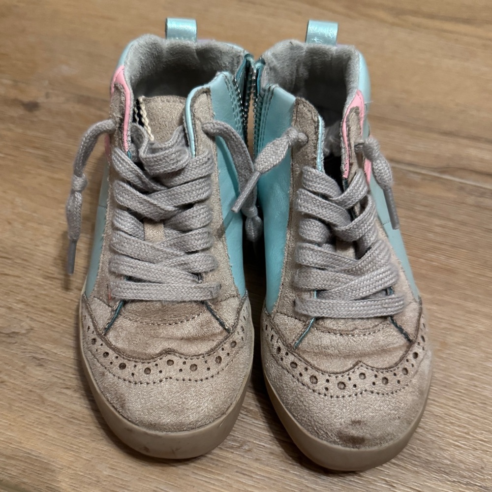 Shu Shop Toddler Sneaker Size 9